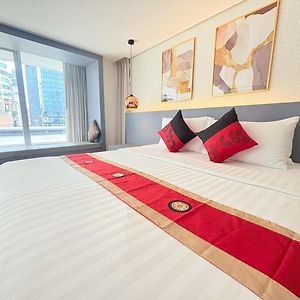 Premier Deluxe Double or Twin Room